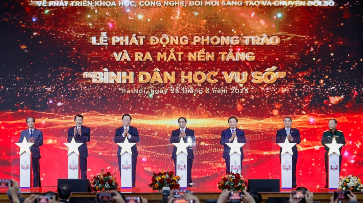 THỦ TƯỚNG PHÁT ĐỘNG PHONG TRÀO "BÌNH DÂN HỌC VỤ SỐ"